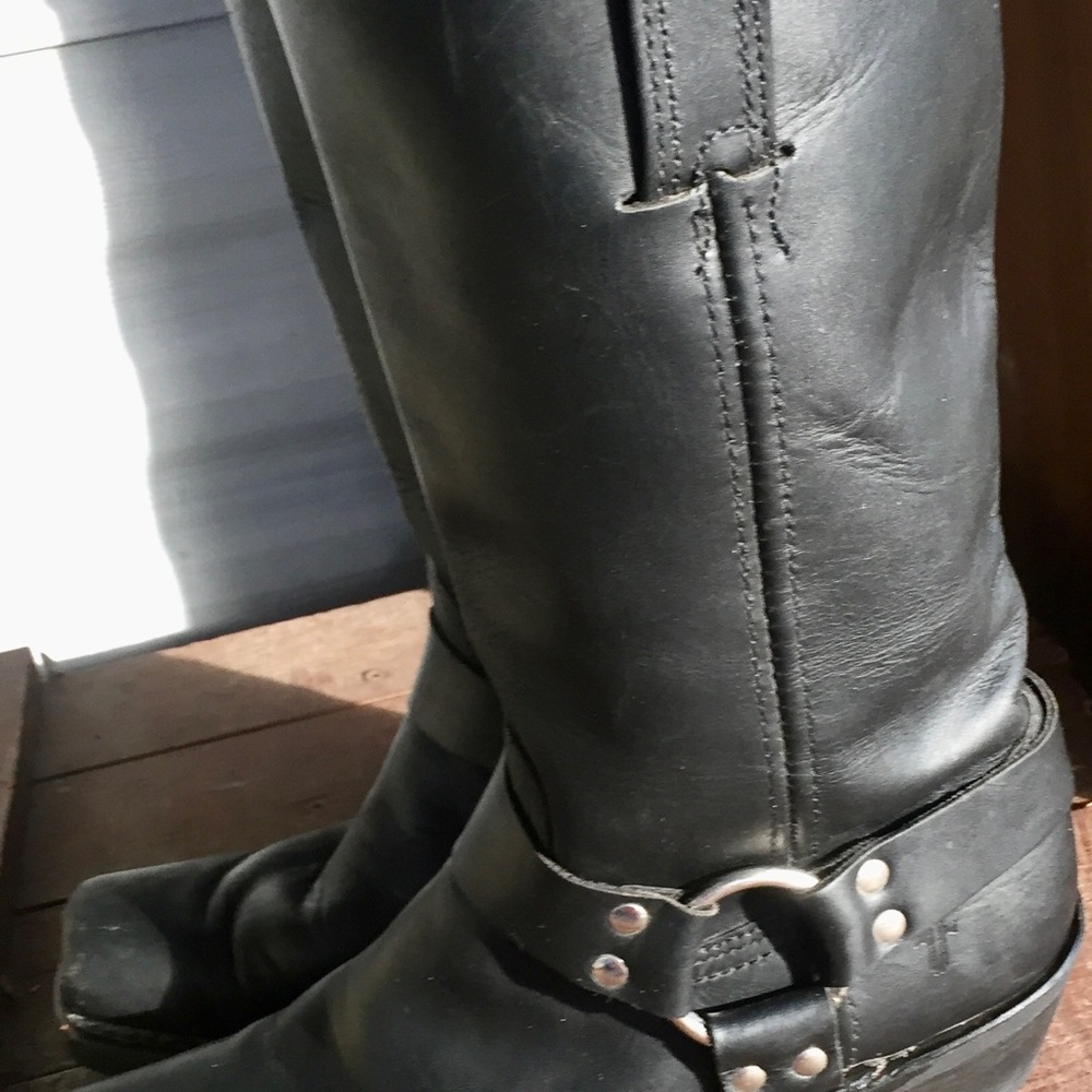 Women or men Frye Boots are like new never worn